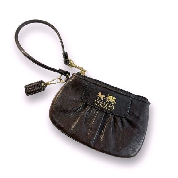 COACH WRISTLET in brown leather with Gold Tone hardware and COACH LOGO TAG - Picture 12 of 16